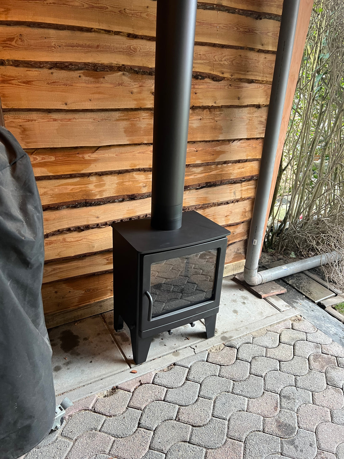 Verandakachel in de veranda van een woning in Nieuw-Vennep, gezien vanaf links