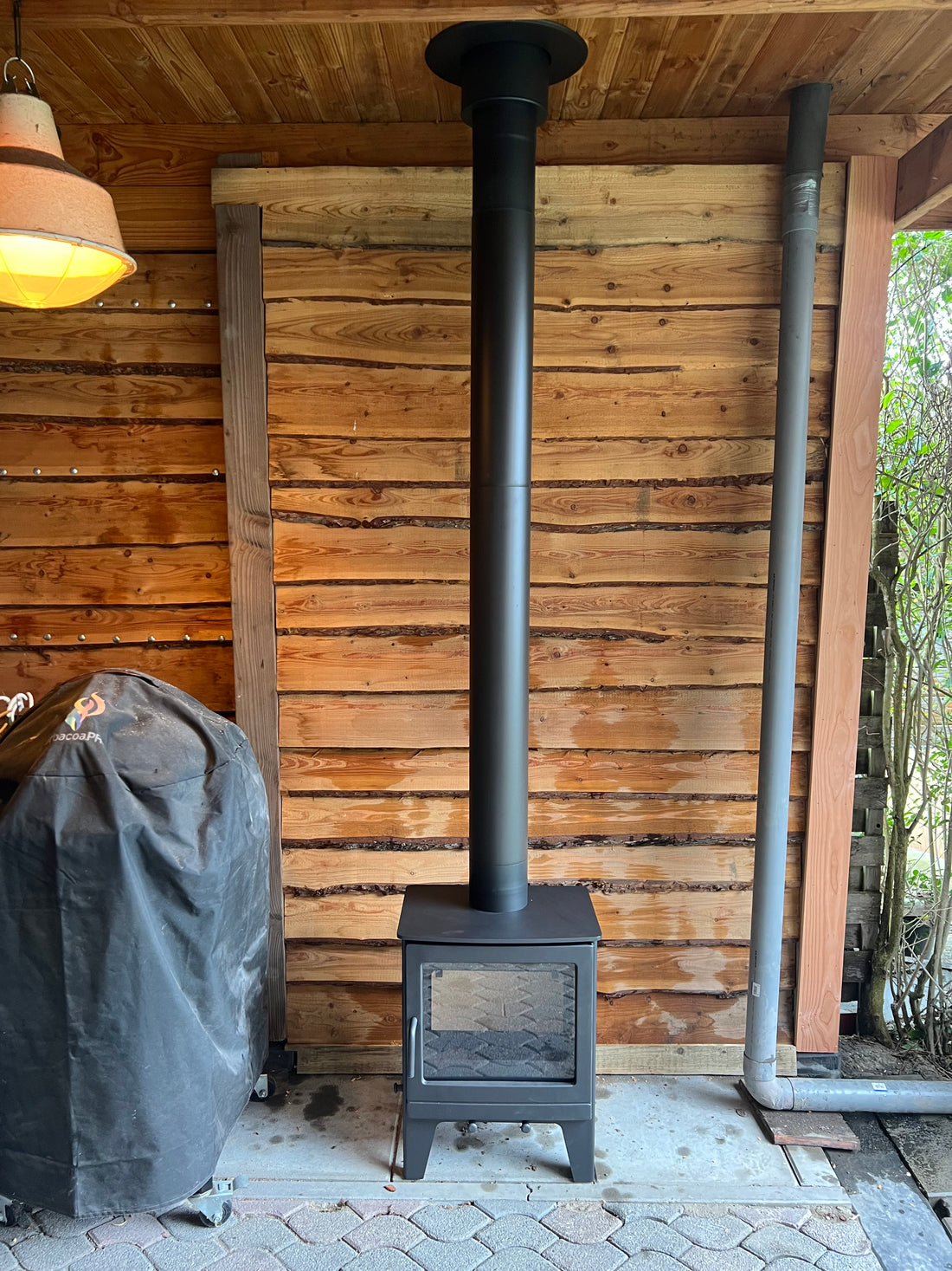 Verandakachel met brede ruit vooraan in de veranda in Nieuw-Vennep