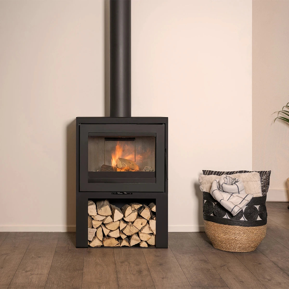Wanders WAN-2075 Black Edition High houtkachel vooraanzicht